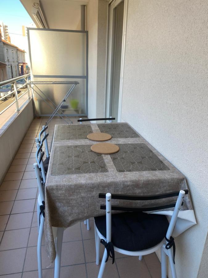 Parking Prive Gratuit, Balcon, 2 Chambres Clermont-Ferrand Exterior foto