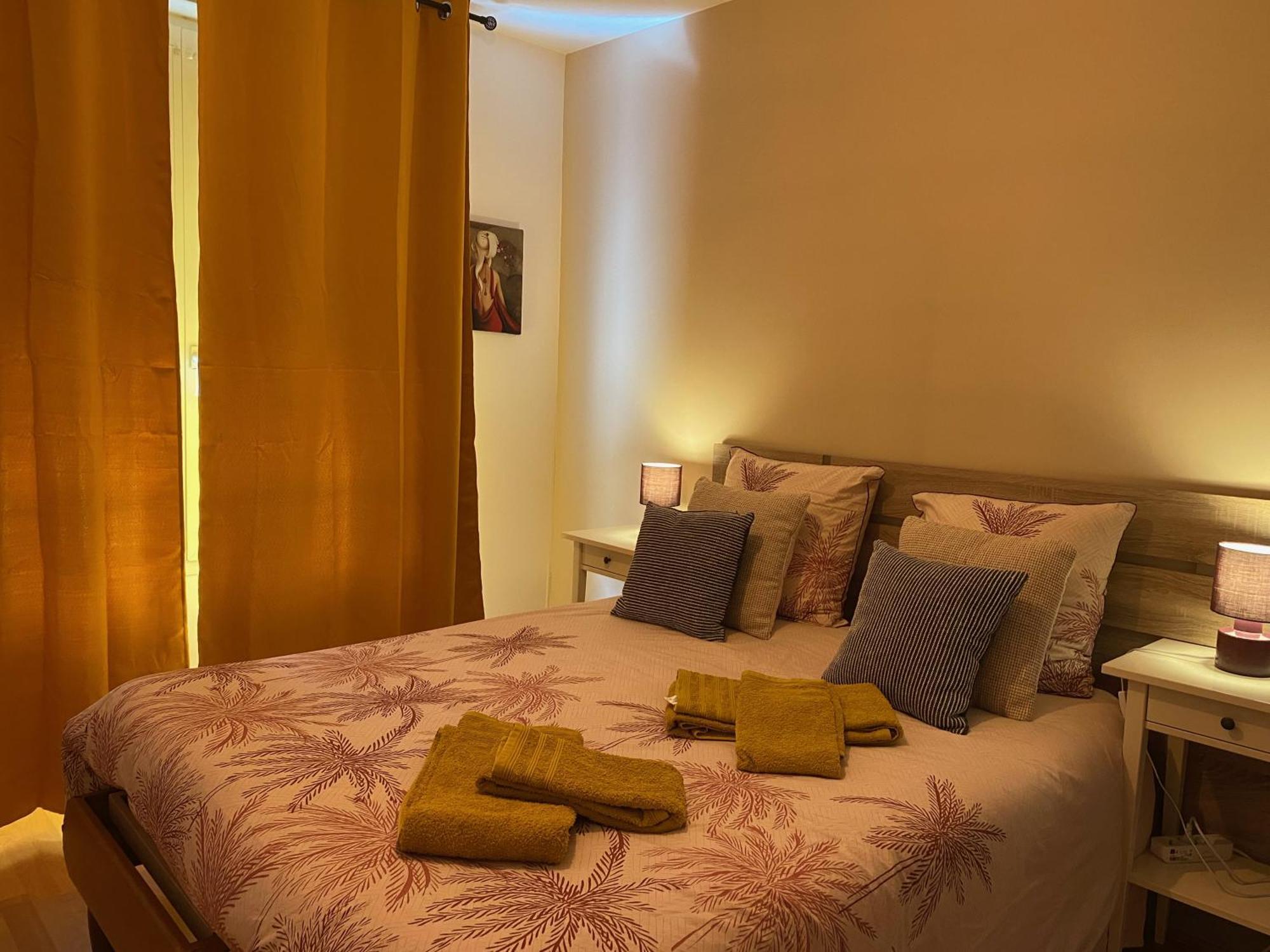 Parking Prive Gratuit, Balcon, 2 Chambres Clermont-Ferrand Exterior foto