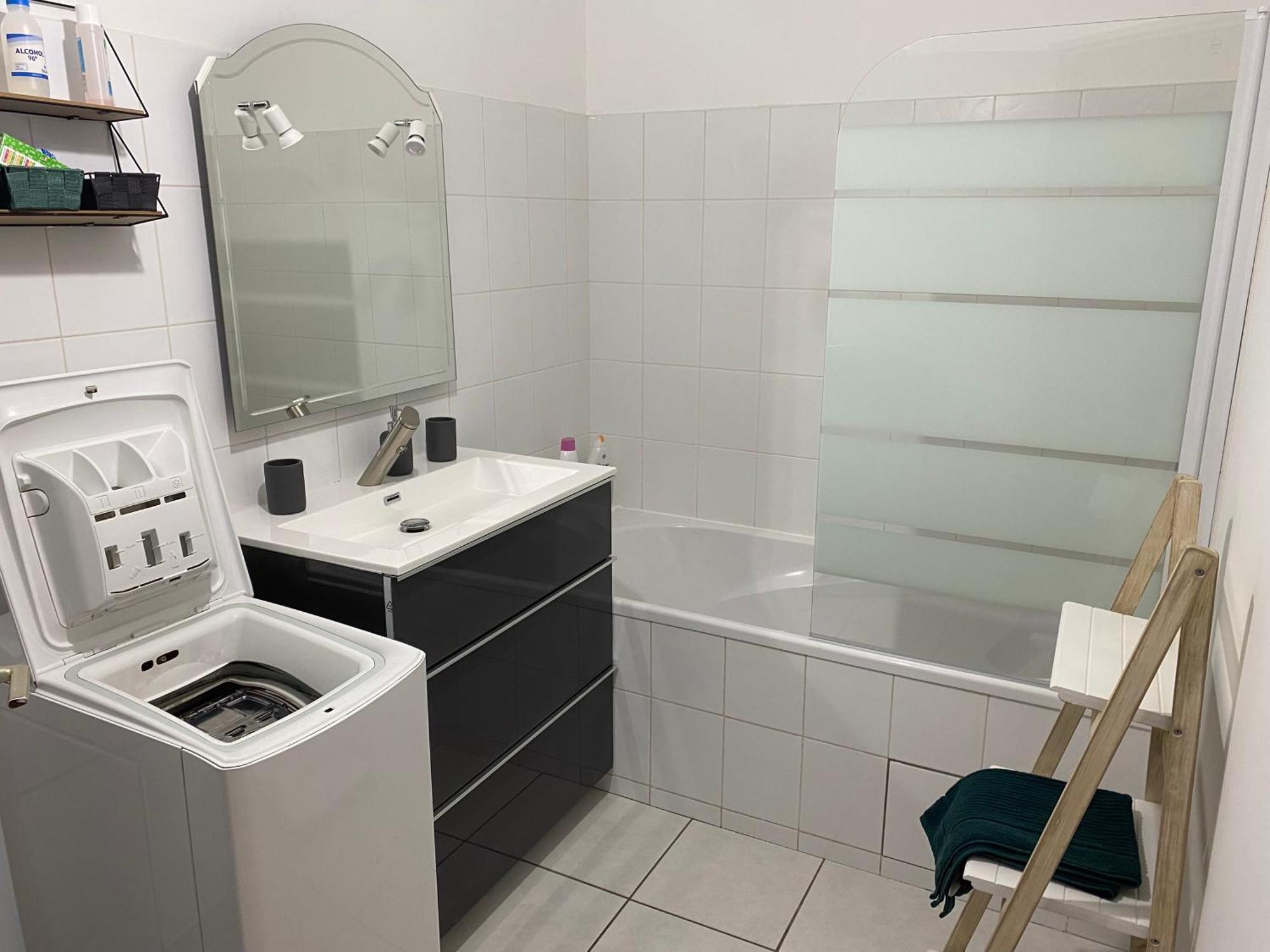 Parking Prive Gratuit, Balcon, 2 Chambres Clermont-Ferrand Exterior foto