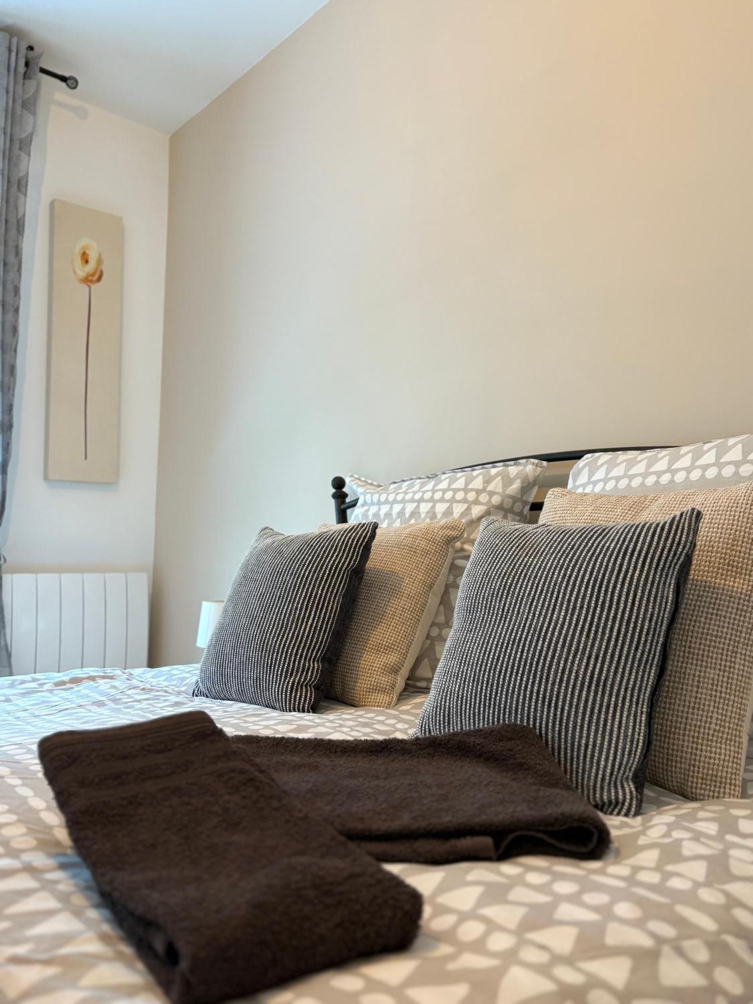 Parking Prive Gratuit, Balcon, 2 Chambres Clermont-Ferrand Exterior foto
